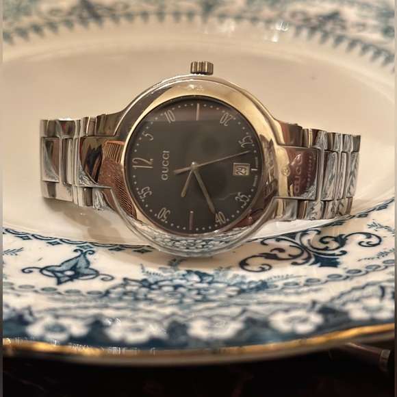 Authentic Gucci woman’s watch - Picture 3 of 7